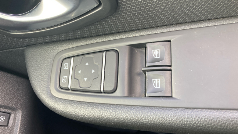 Renault Clio 0.9 TCE 90 Iconic 5dr Petrol Hatchback